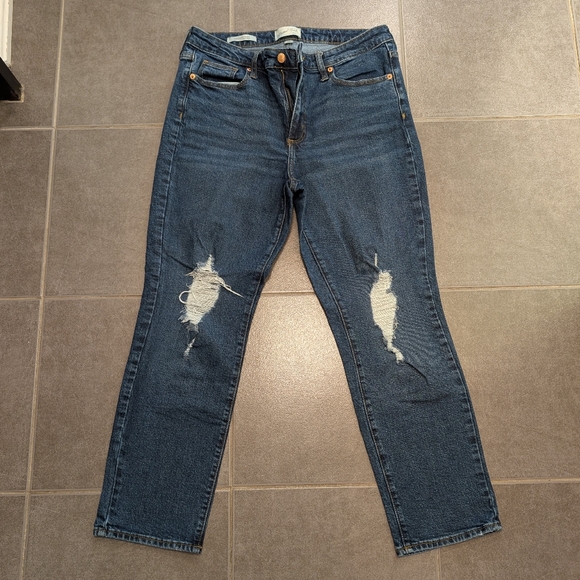 2/$40 ✨Universal Thread Straight Leg Distressed Jeans - Picture 2 of 5